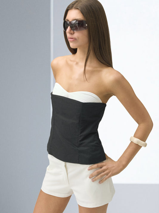 Kylie Bustier | Monochrome